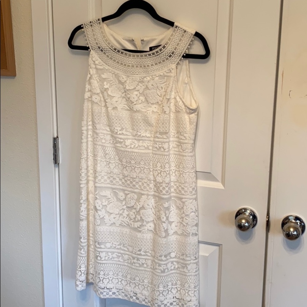 roz & Ali size 6p white lace dress